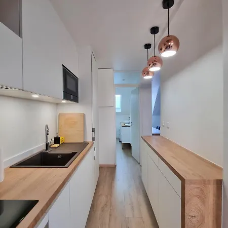 Travel Homes - Newgate 3, Elegant, Heart Of